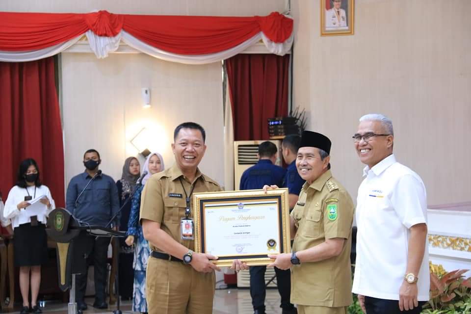 Pemko Pekanbaru Terima Penghargaan DJPB dalam Treasury Award 2023
