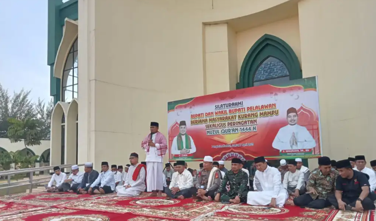 Bupati H Zukri Dan Wakil Bupati H Nasaruddin SH, Hadiri Peringatan Nuzulul Alqur’an 1444 H di Masjid Besar Ulul Azmi Pelalawan Bupati Pelalawan H Zukri didampingi Wakil Bupati H Nasaruddin SH, MH