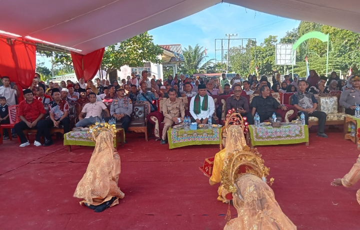 Bupati Zukri Resmikan Jembatan dan Balai Pertemuan Baselo Desa Talau