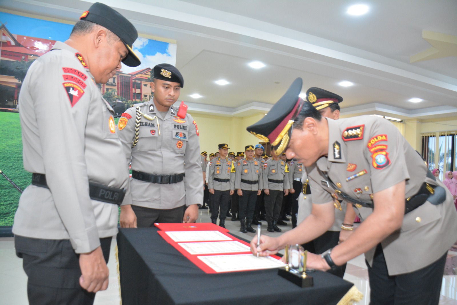 Kapolda Kepri Pimpin Sertijab Wakapolda, Dirpolairud dan Kabid Humas Polda Kepri