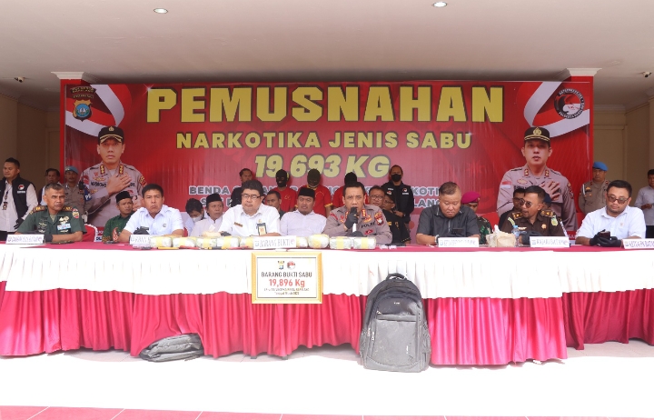 Kapolresta Barelang Bersama Instansi Terkait Musnahkan Narkotika Jenis Sabu Seberat 19,693 KG
