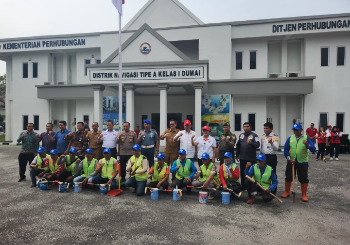 Kegiatan Padat Karya Serap Tenaga Kerja di Dumai, Effendi Sianipar Katakan Semoga Bisa Membantu Ekonomi Keluarga