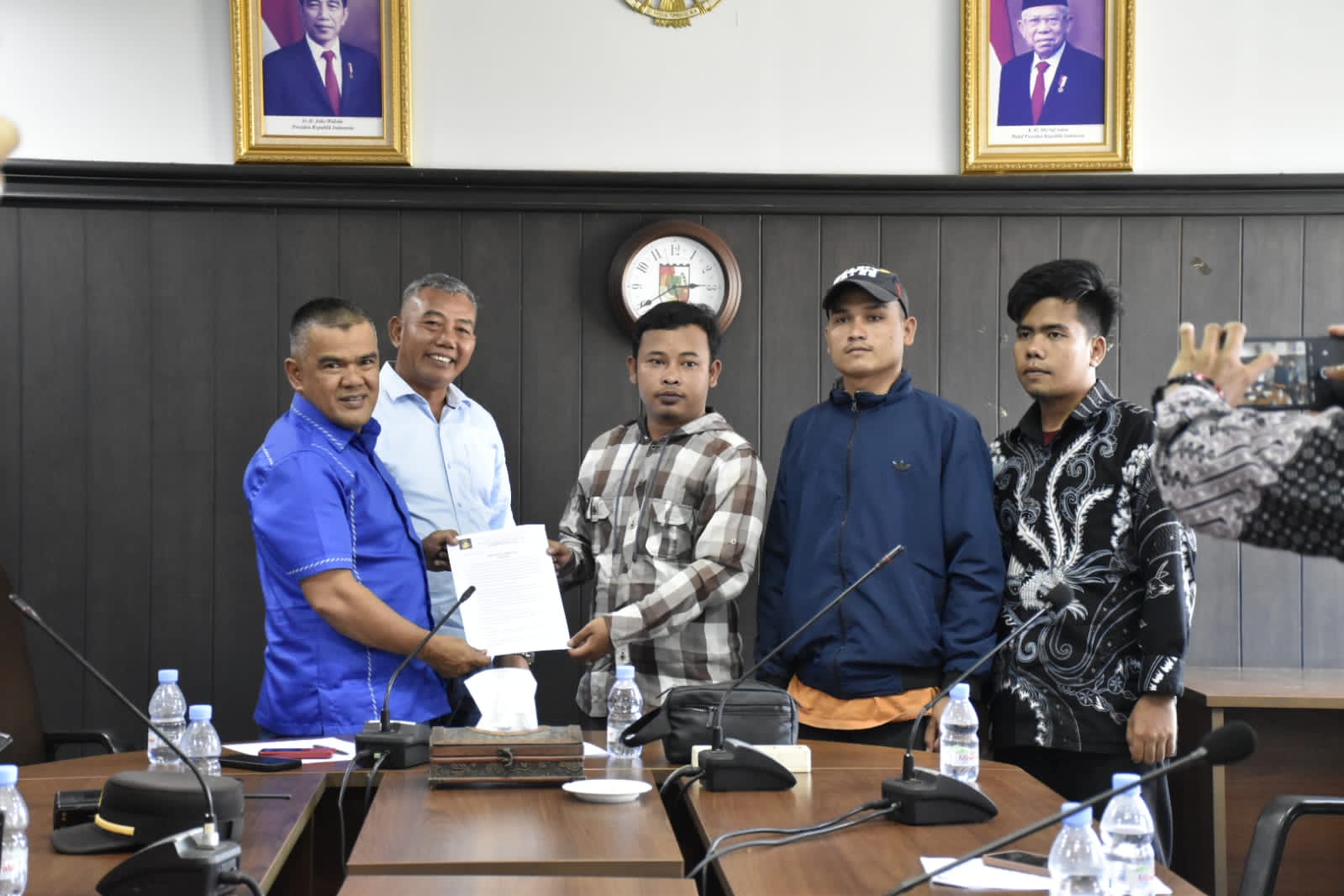  Ketua Komisi I DPRD Kota Pekanbaru Doni Saputra saat memimpin rapat