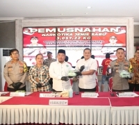 Wakapolresta Barelang Gelar Konferensi Pers Pemusnahan Narkotika Jenis Sabu Seberat 3,057,22 KG