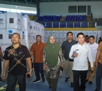 Persiapan Pemilu 2024, Pj Bupati Kampar Bersama Stakeholder Tinjau Gudang Kotak Suara