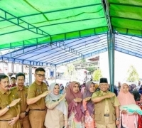Kepada Korban Banjir, Pj Sekda Kampar Salurkan Bantuan