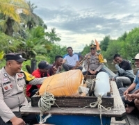 Butuh waktu 2 Jam, Kapolsek Rupat Temui Nelayan Pulau Terluar Sampaikan Pesan Pemilu Damai