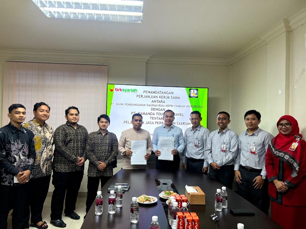 BRK Syariah Cabang Tanjungpinang Pamedan bersama PT. Ramanda Tour dan Travel melakukan perjanjian kerjasama (PKS).