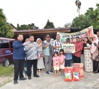 2300 KK di Rumbai Terdampak Banjir, BRK Syariah Cabang Pekanbaru Sudirman Salurkan Bantuan Sembako