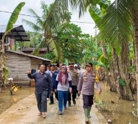Untuk Menyukseskan Pemilu, Pj Sekda Kampar Tinjau TPS yang Terdampak Banjir