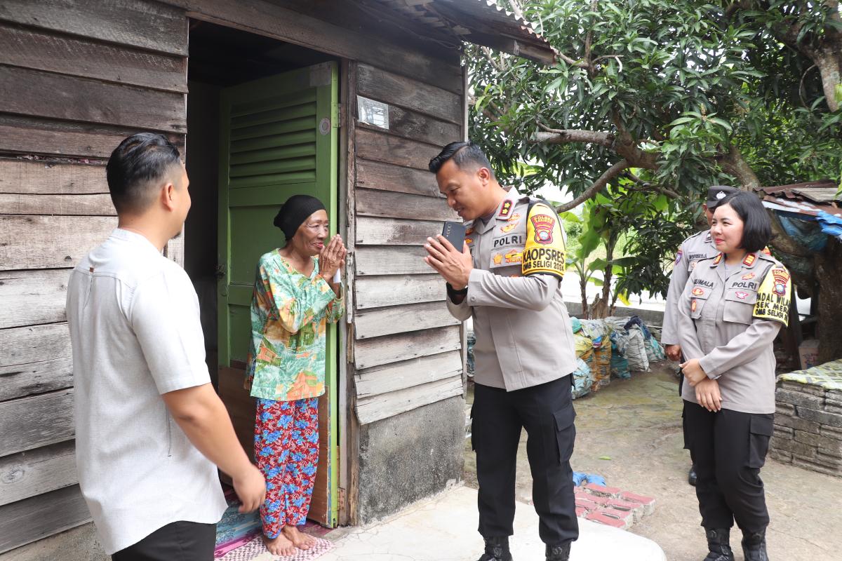 Curhat Kamtibmas dan Tali Asih, Kapolres Karimun Sambangi Masyarakat Kecamatan Meral
