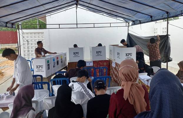 Saat Hujan Guyur Riau, KPU Sebut Kotak dan Surat Suara aman
