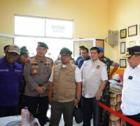 Pastikan Pemilu Berjalan Dengan Lancar, Gubri Tinjau TPS di Pekanbaru dan Kampar