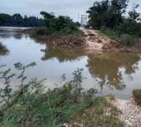 Akibat Jalan Putus, Warga Keluhkan Jembatan Belum Bisa Dimanfaatkan