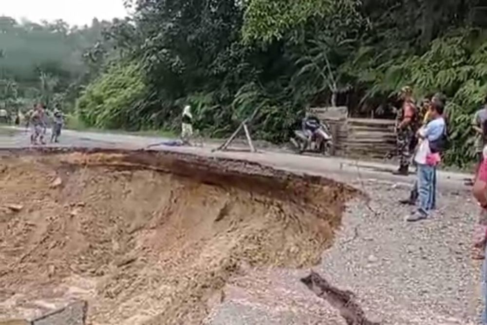 Buka Tutup Jalan Nasional di Kuansing Akibat Amblas