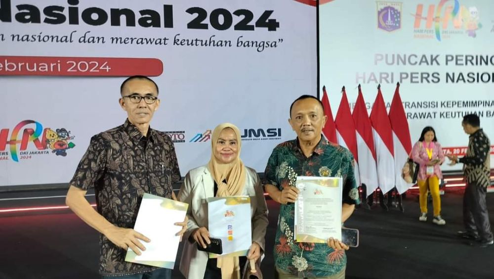 Terima Penghargaan Kartu Pers Nomor Satu Dari PWI Pusat Oleh 3 Wartawan Riau