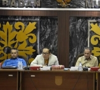 Wakil Ketua DPRD Kota Pekanbaru Tengku Azwendi Fajri Pimpin Raker Bapemperda DPRD Pekanbaru