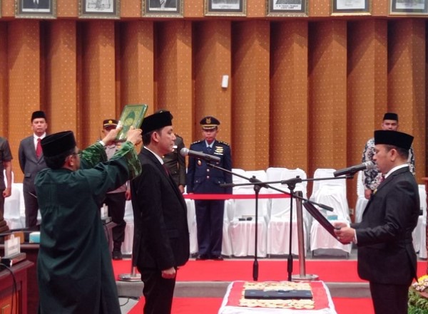 Pimpin Paripurna Pengucapan Sumpah/Janji PAW Anggota DPRD Pekanbaru, Ketua DPRD Kota Pekanbaru Muhammad Sabarudi Berharap Indra Sani bisa Menjalankan Aspirasi Masyarakat