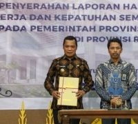 Ketua DPRD Pekanbaru Muhammad Sabarudi Ikut  Menerima LHP Pengadaan Barang dan Jasa dari BPK Riau