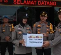 Polres Kampar Infak dan Sedekah Kepada Korban Bencana Banjir