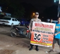 Personil Polsek Sungai Beduk Polresta Barelang Laksanakan Strong Point Pagi Antisipasi Kemacetan Pada Pagi Hari