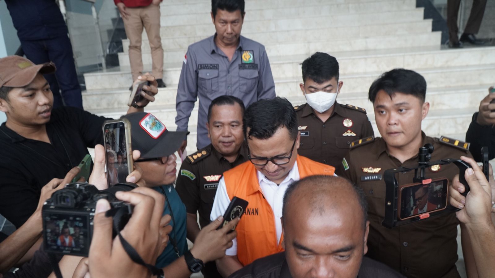 Kejati Riau Tahan TFT Eks PLT Sekretaris DPDR Riau, Terkait Perjalanan Dinas Fiktif