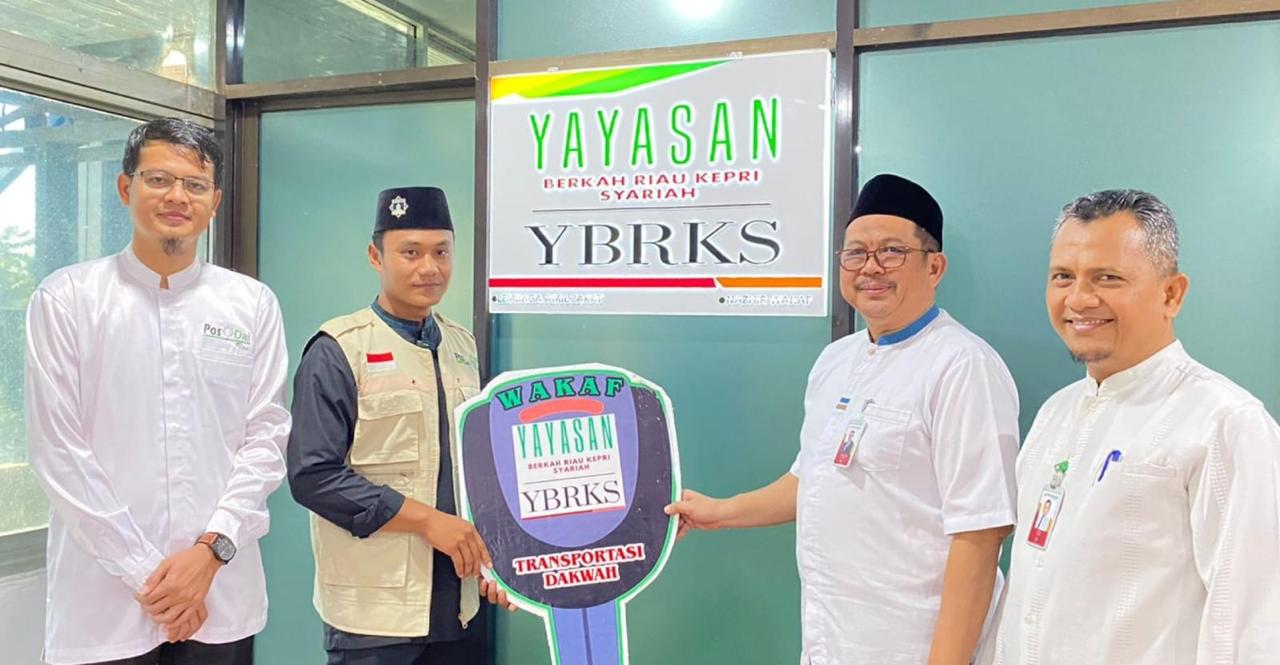 Da’I di Pedalaman Rupat Terima Motor dari Nazir Wakaf Yayasan BRKS