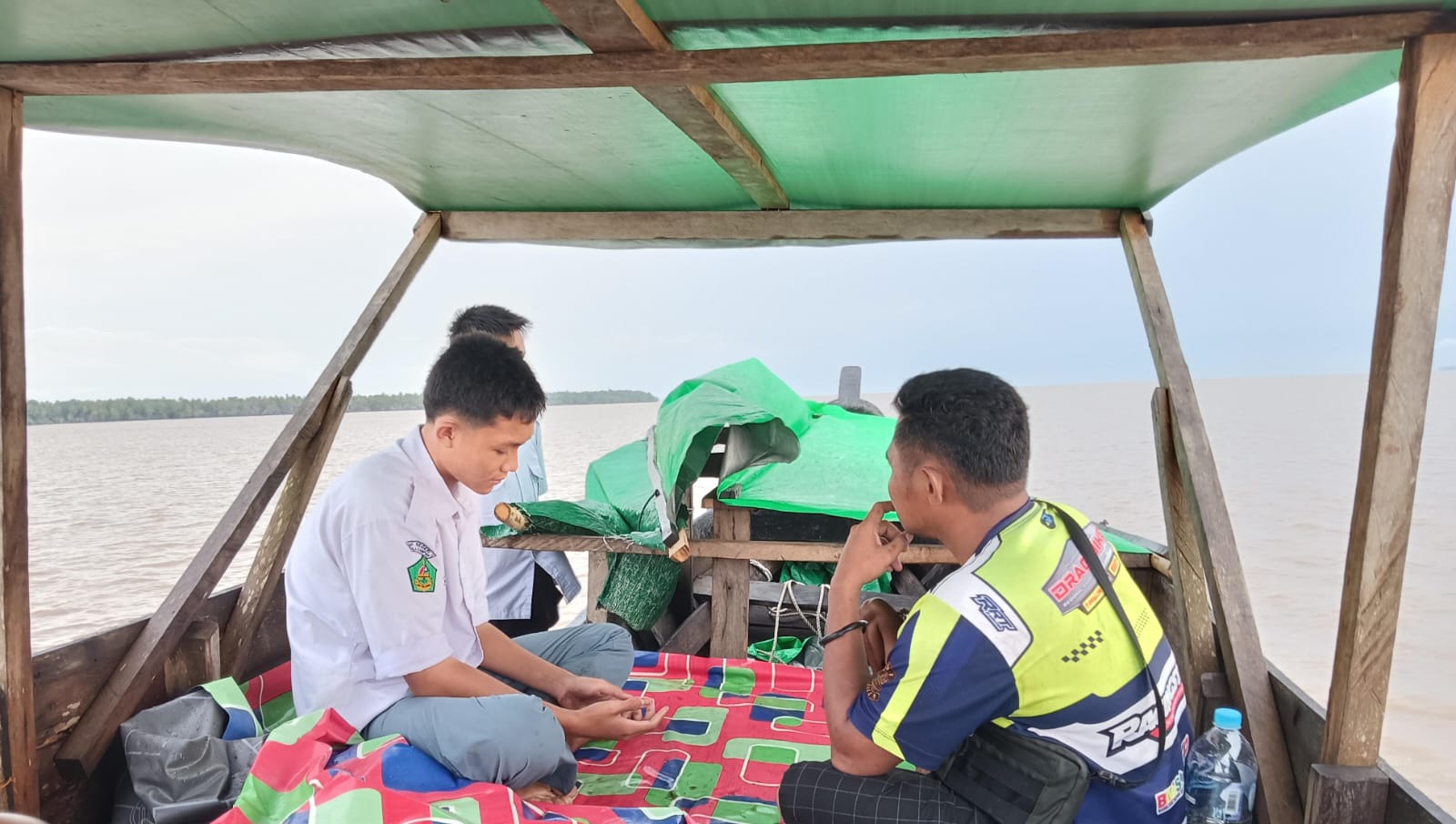 Keluh Kesah Siswa SMK Negeri 1 Kuala Kampar Kepada Aliansi Pemuda Kubangan Foto Dok Istimewa ( Muhammad Ali, SH dan Siswa SMK Negeri 1 Kuala Kampar)