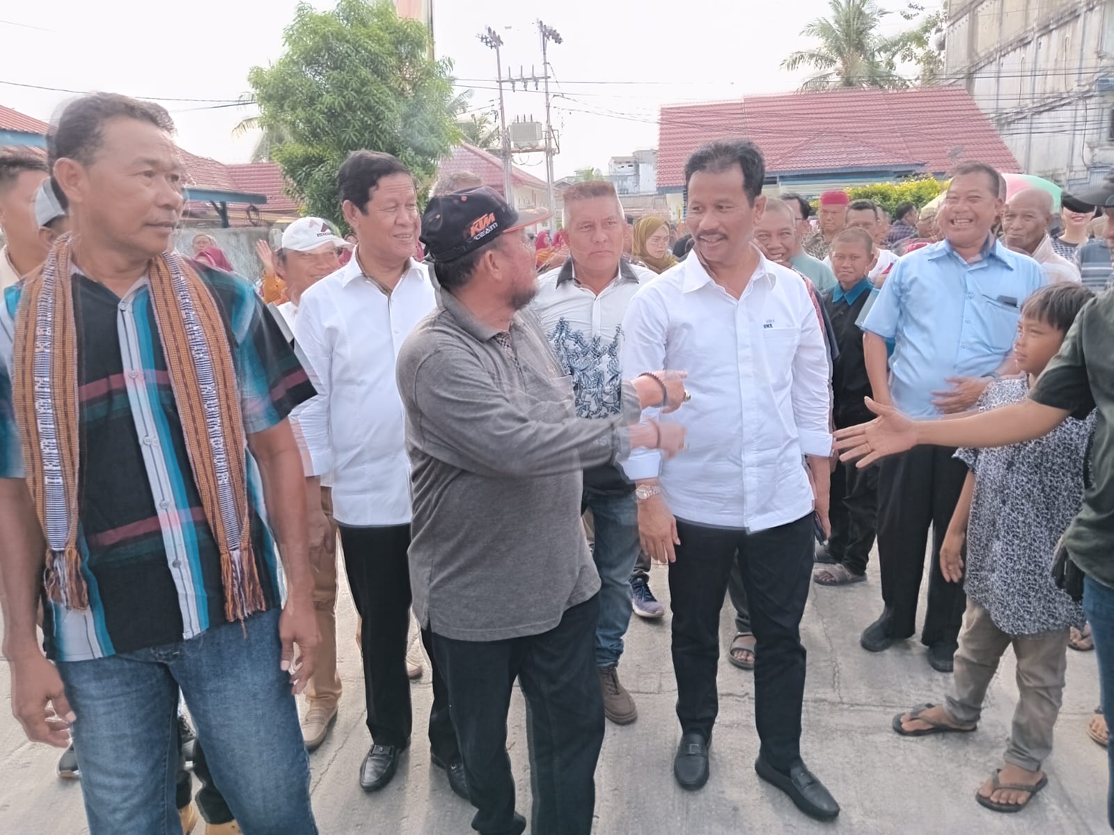 Silaturahmi H.M Rudi Calon Gubernur Kepri, Ke Pulau Kundur Disambut Warga Dengan Antusias