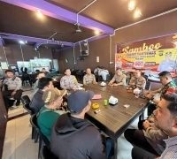 Kapolsek Lubuk Baja Melaksanakan Jumat Curhat di Samboo Kopi Komplek Paradise Center Kota Batam