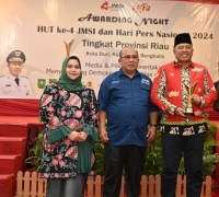 Bupati Pelalawan H. Zukri SE Terima Piagam Penghargaan JMSI Award 2024
