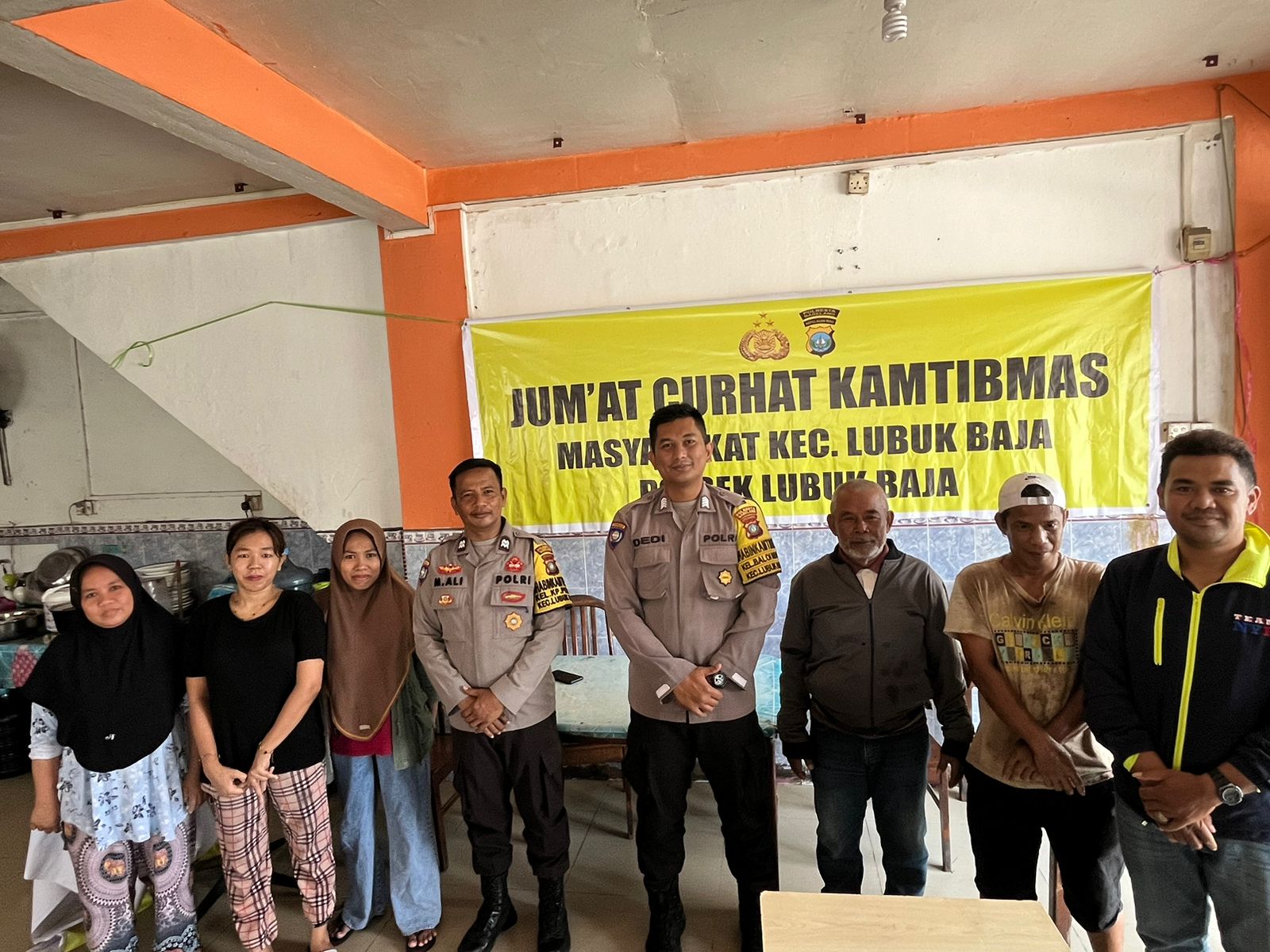 Polsek Lubuk Baja Melaksanakan jumat Curhat di Pasar Pelita Kecamatan Lubuk Baja Kota Batam
