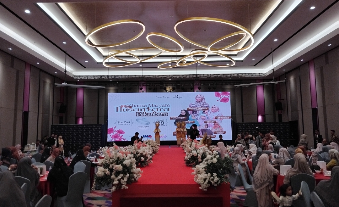 Khanza Maryam Tour Nusantara Pekanbaru bersama Razqya Gallery Lounching Series 12 Motif Terbaru Foto Dok Istimewa