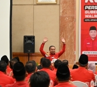 Satu-Satunya Cagubri Yang Hadir, Abdul Wahid Dikenalkan Pada Forum Konsolidasi PDI-P Riau