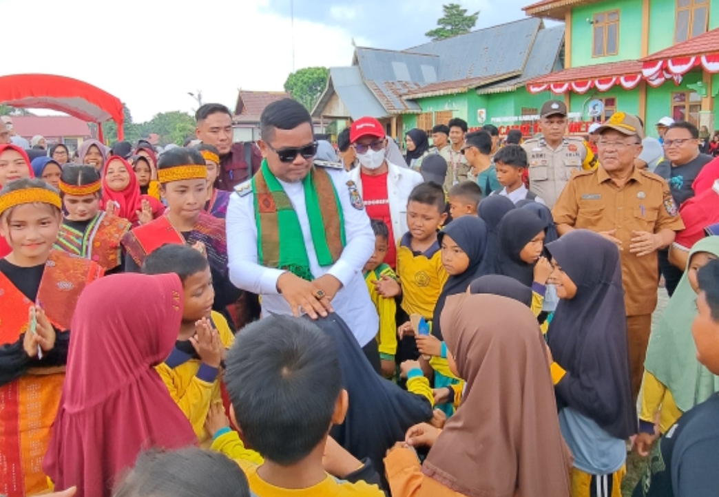 Buka Porseni Tingkat SD, Bupati Zukri Ajak Orang Tua Mendukung Potensi Anak Secara Maksimal