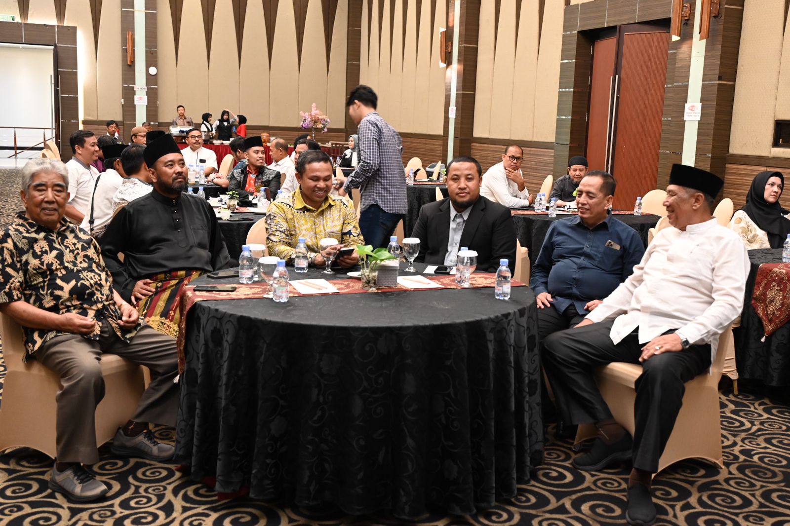 Jika Terpilih Jadi Gubernur, Abdul Wahid Targetkan Ekonomi Riau Tumbuh diatas 7 Persen