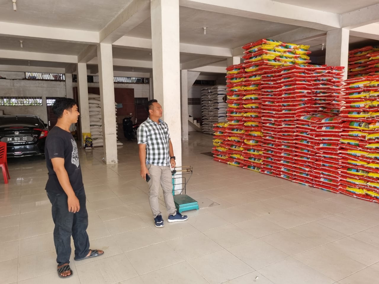 Cek Harga dan Ketersediaan Stok Sembako Jelang Akhir Tahun, Polres Pelalawan Lakukan Monitoring di Pasar Baru Pangkalan Kerinci