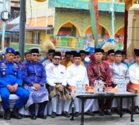 Wakil Ketua DPRD Pekanbaru Ginda Burnama Ikuti Pawai dan Ziarah ke Makam Marhum Pekan