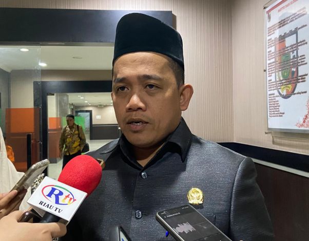 DPRD Kota Pekanbaru Imbau Para Paslon Ikut Bersihkan APK Pilkada 2024