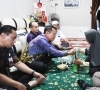 Direksi dan Manajemen BRK Syariah Kunjungi Rumah Duka, Serahkan Santunan untuk Keluarga Almarhumah Siti Hajar Harahap