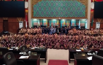 Kunjungan Ke DPRD Riau, H. Abdullah Apresiasi Keberanian Murid SD Islam Terpadu (SDIT) Iaanatuth Thalibin