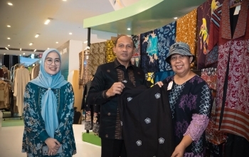 Rumah Tenun Arios Tampilkan Wastra Khas Kepri di KURMA 2026, Nasabah BRK Syariah Ini Dorong UMKM Naik Kelas