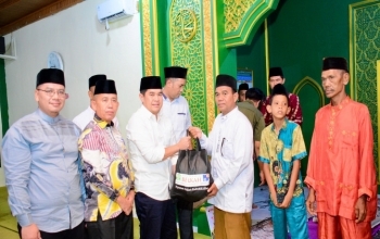 Safari Ramadhan di Sei Tarap Kampa, Wakili Bupati Kampar, Pj Sekda Kampar Ajak Masyarakat Perkuat Kepedulian Sosial dan Semangat Berbagi