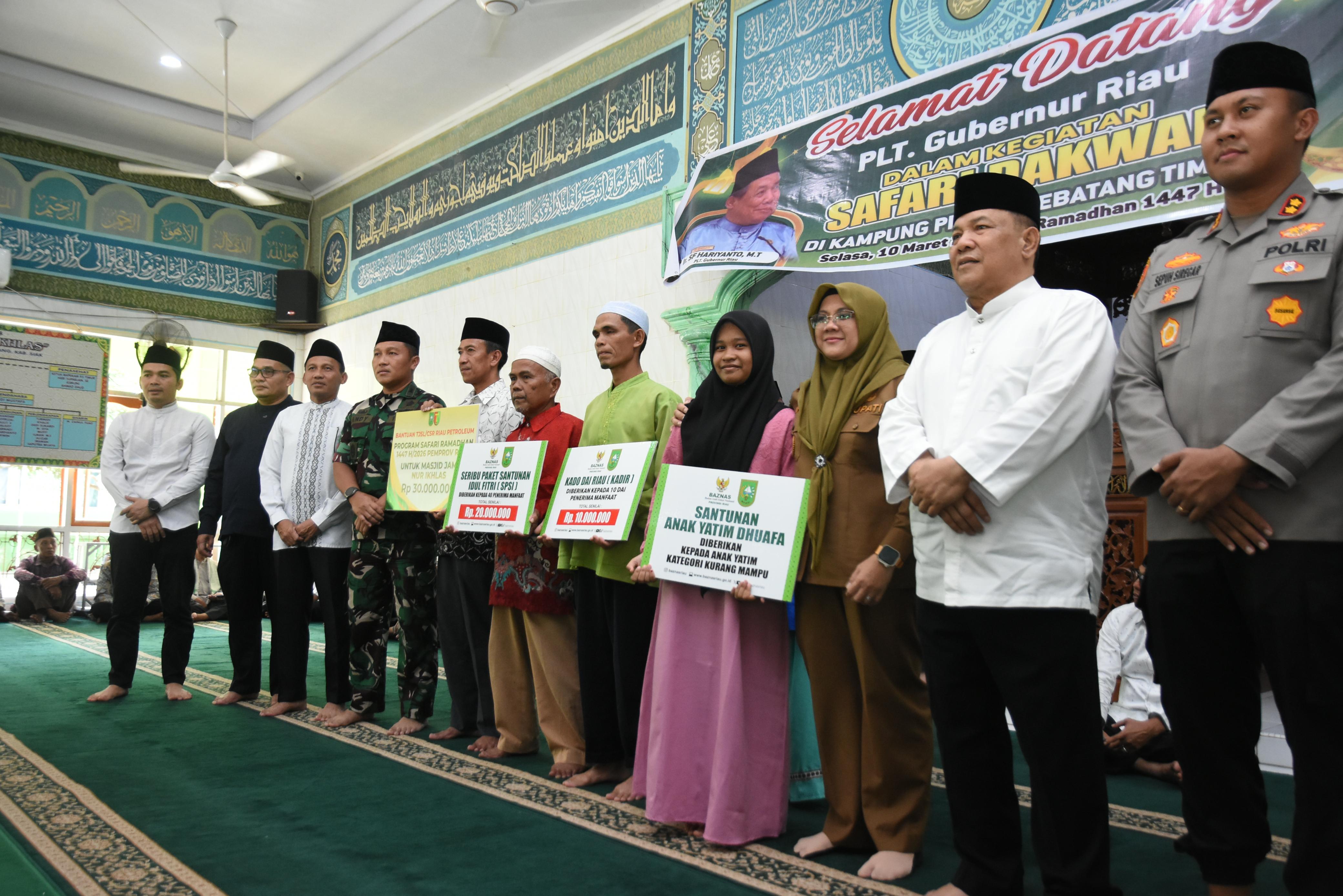 Safari Ramadan Pemprov Riau di Siak, BRK Syariah Salurkan Bantuan untuk Masjid
