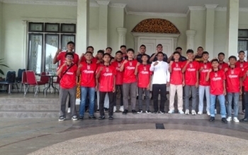 Bupati Zukri Lepas Tim Futsal Pelalawan ke Kejurda Piala Gubernur